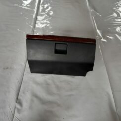 Mantu glabāšanas nodalījums pasažiera pusē priekš LAND ROVER FREELANDER 2007