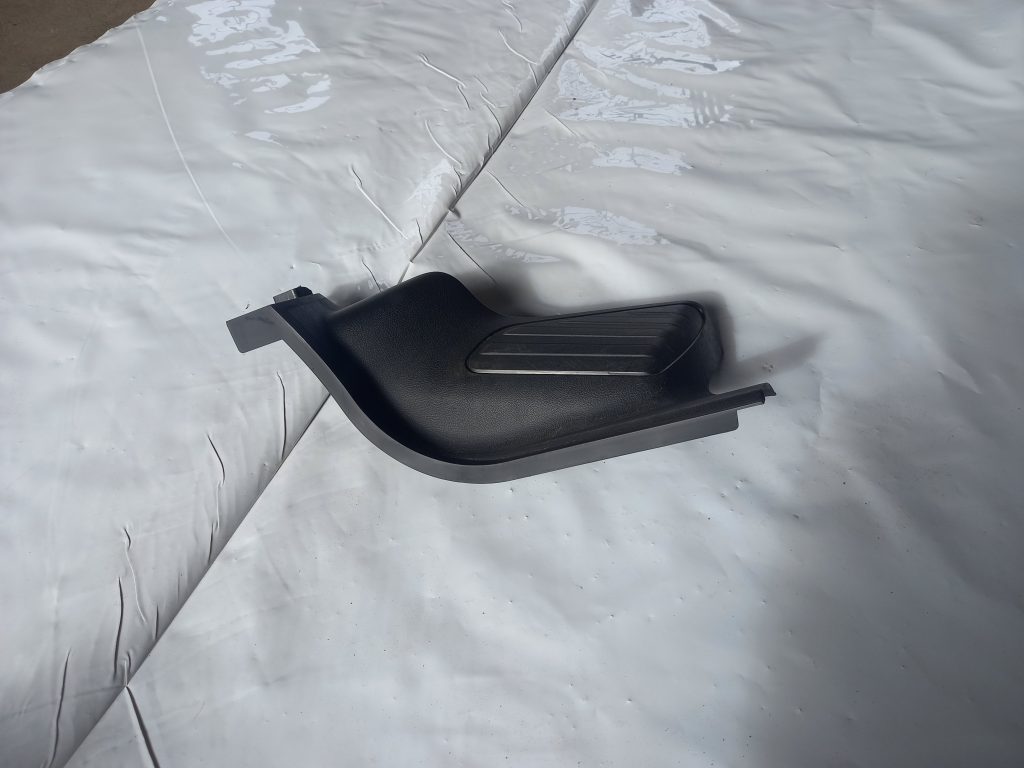 Sliekšņa aizmugurēja laba uzlika (salonā) priekš LAND ROVER FREELANDER 2007 1 Sliekšņa aizmugurēja laba uzlika (salonā) priekš LAND ROVER FREELANDER 2007