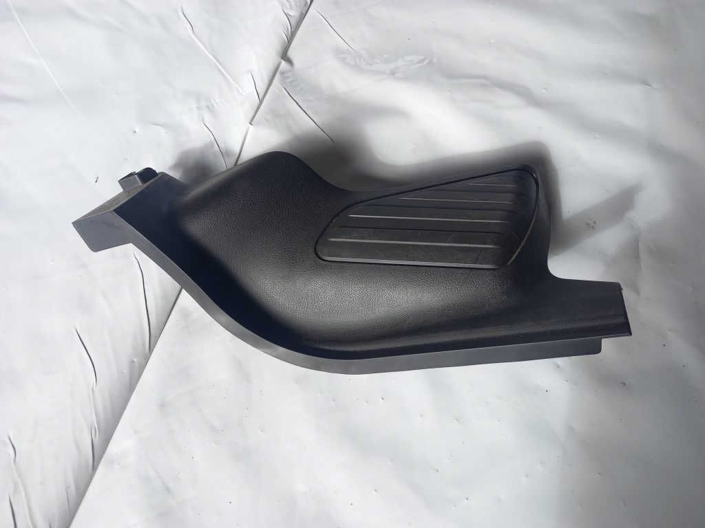 Sliekšņa aizmugurēja laba uzlika (salonā) priekš LAND ROVER FREELANDER 2007 2 Sliekšņa aizmugurēja laba uzlika (salonā) priekš LAND ROVER FREELANDER 2007