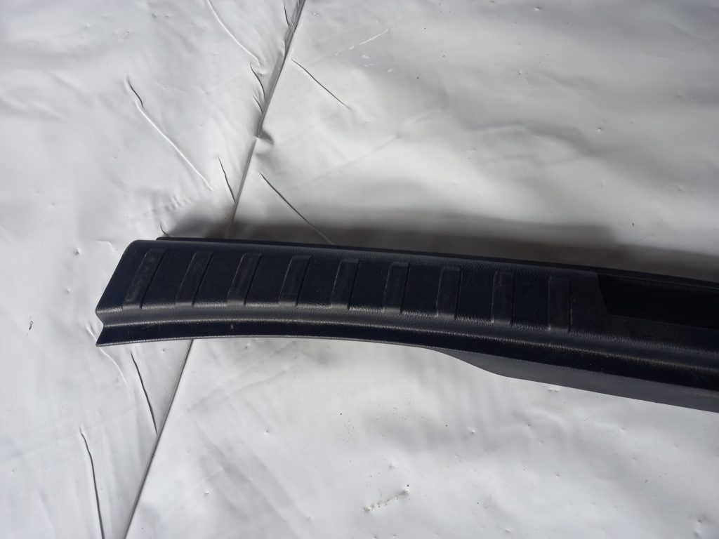 Bagažnieka nodalījuma sliekšņa uzlika priekš LAND ROVER FREELANDER 2007