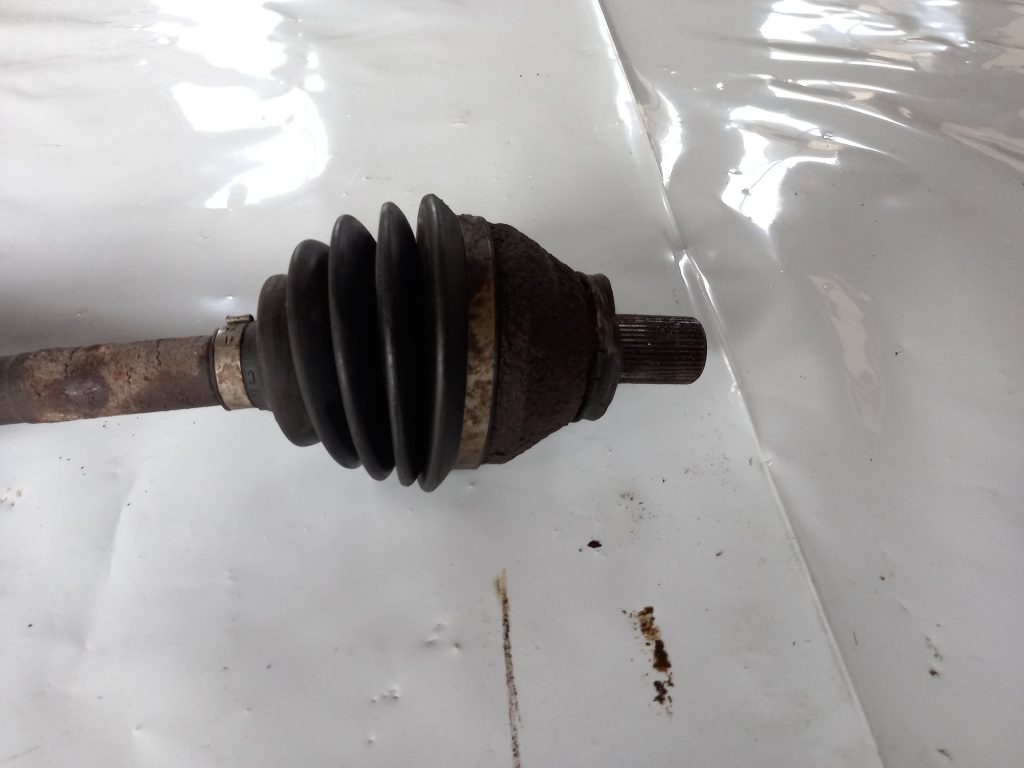 Pusass priekšējā kreisā priekš LAND ROVER FREELANDER 2007 3 Pusass priekšējā kreisā priekš LAND ROVER FREELANDER 2007