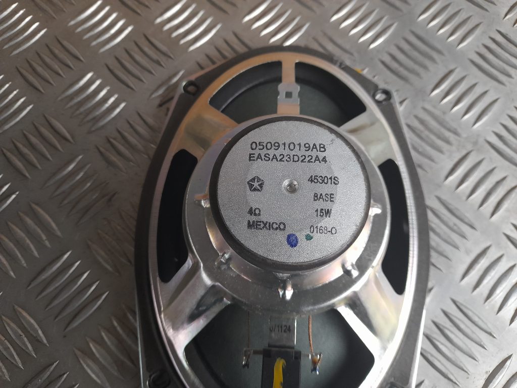 Durvju skaļrunis, apakšā priekš DODGE JOURNEY 2008 3 Durvju skaļrunis, apakšā priekš DODGE JOURNEY 2008