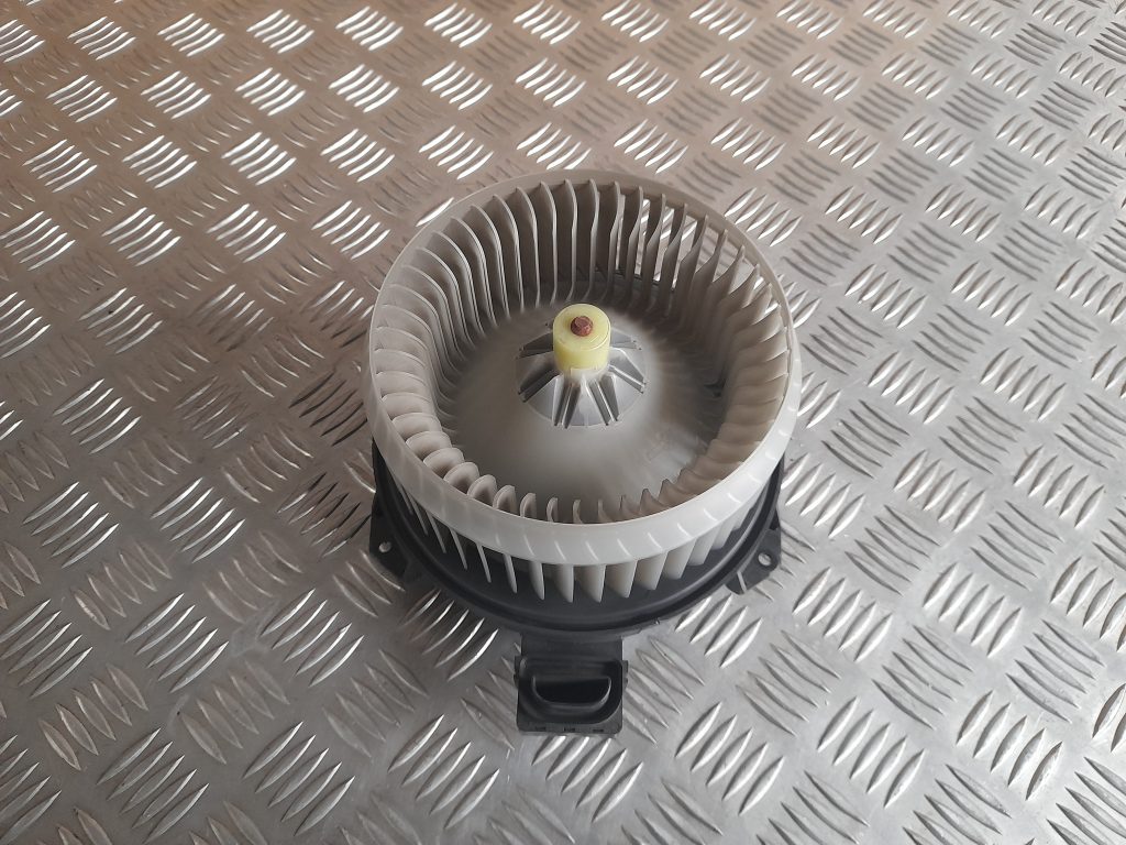 Salona ventilators priekš DODGE JOURNEY 2008 1 Salona ventilators priekš DODGE JOURNEY 2008