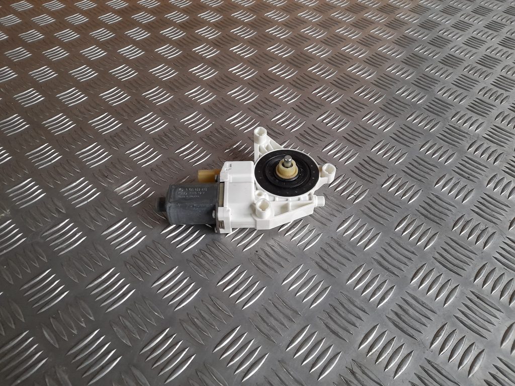 Elektrisko stiklu motors priekš DODGE JOURNEY 2008 1 Elektrisko stiklu motors priekš DODGE JOURNEY 2008