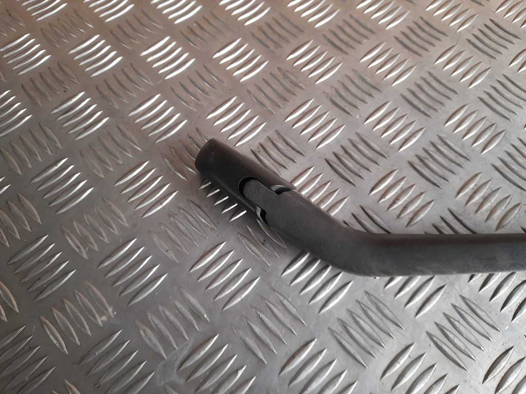 Aizmugurējā loga tīrītāja slotiņa priekš DODGE JOURNEY 2008