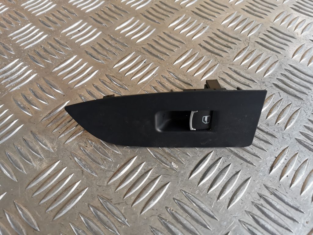 Stikla pacelšanas poga priekš VW PASSAT CC 2009 1 Stikla pacelšanas poga priekš VW PASSAT CC 2009