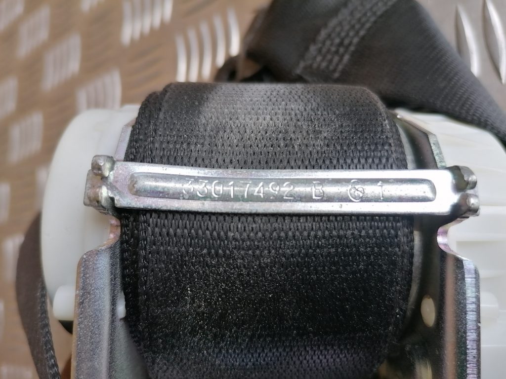 Priekšējā labā drošības josta priekš BMW 1 E87 2009 WHITE