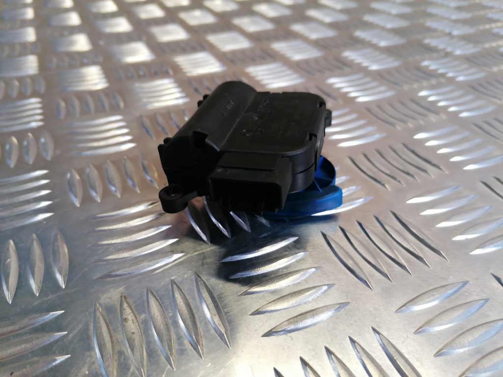 Apsildes sistēmas aktuators priekš AUDI A4 2007