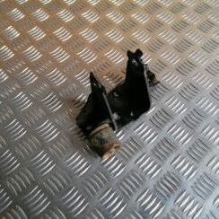 Dzinēja kronšteins priekš TOYOTA AVENSIS 2012