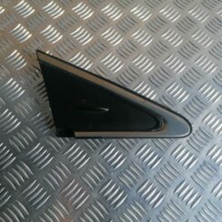 Priekšējo labo durvju moldings priekš TOYOTA AVENSIS 2012