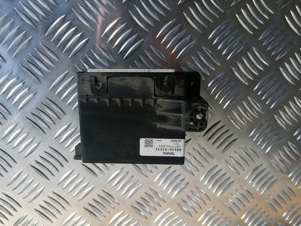 Gaisa kondicioniera vadības bloks priekš TOYOTA AVENSIS 2012 1 Gaisa kondicioniera vadības bloks priekš TOYOTA AVENSIS 2012