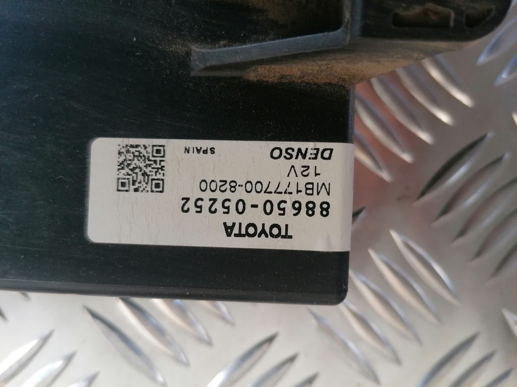 Gaisa kondicioniera vadības bloks priekš TOYOTA AVENSIS 2012 2 Gaisa kondicioniera vadības bloks priekš TOYOTA AVENSIS 2012