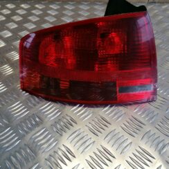 Aizmugurējais kreisais lukturis priekš AUDI A4 2007