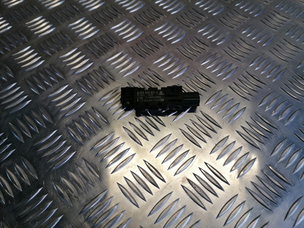 Drošības spilvena trieciensensors priekš AUDI A4 2007 1 Drošības spilvena trieciensensors priekš AUDI A4 2007