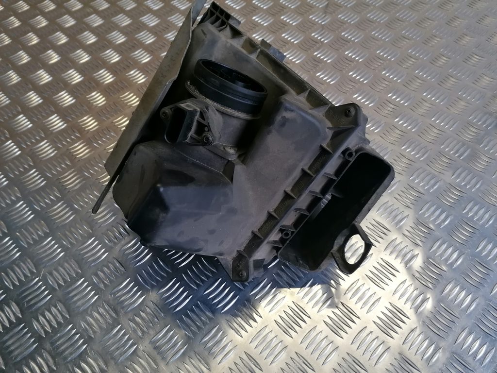 Gaisa filtra korpuss priekš AUDI A4 2007 1 Gaisa filtra korpuss priekš AUDI A4 2007