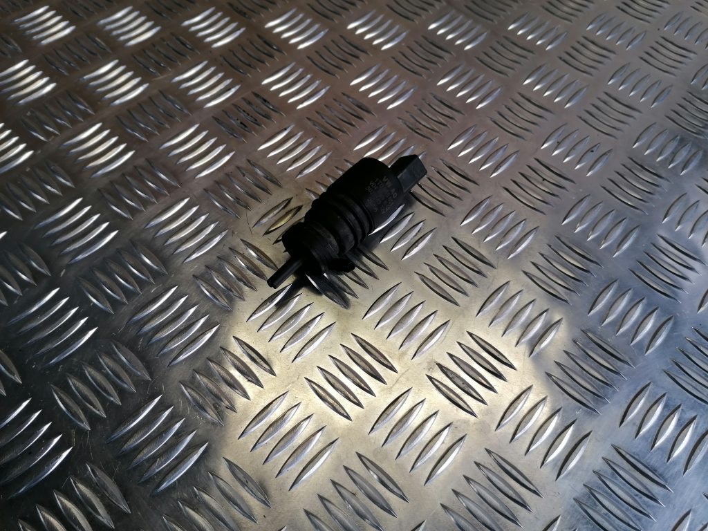 Mazgātāja šķidruma sūknis priekš AUDI A4 2007 1 Mazgātāja šķidruma sūknis priekš AUDI A4 2007