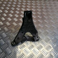 Dzinēja kronšteins priekš AUDI A4 2007