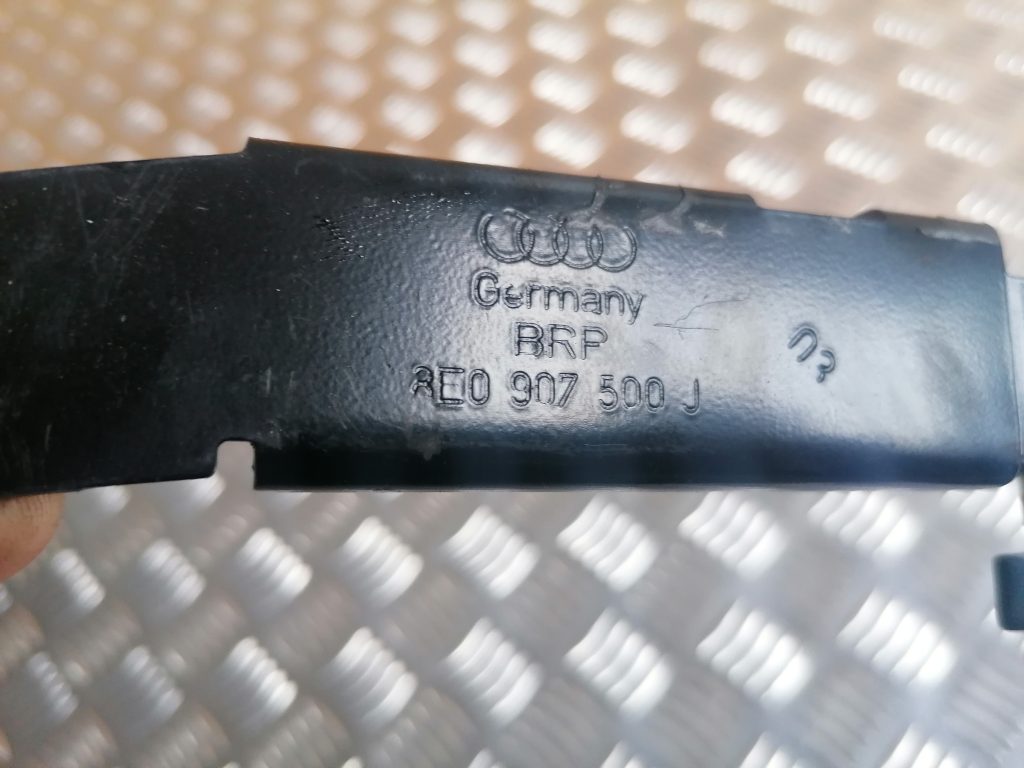 Dzinēja vadības bloka stiprinājums priekš AUDI A4 2007 2 Dzinēja vadības bloka stiprinājums priekš AUDI A4 2007