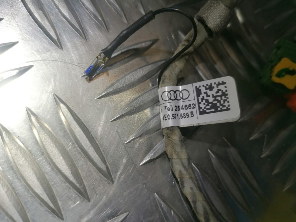 Drošības spilvena slīdgredzena vadi priekš AUDI A4 2007 2 Drošības spilvena slīdgredzena vadi priekš AUDI A4 2007