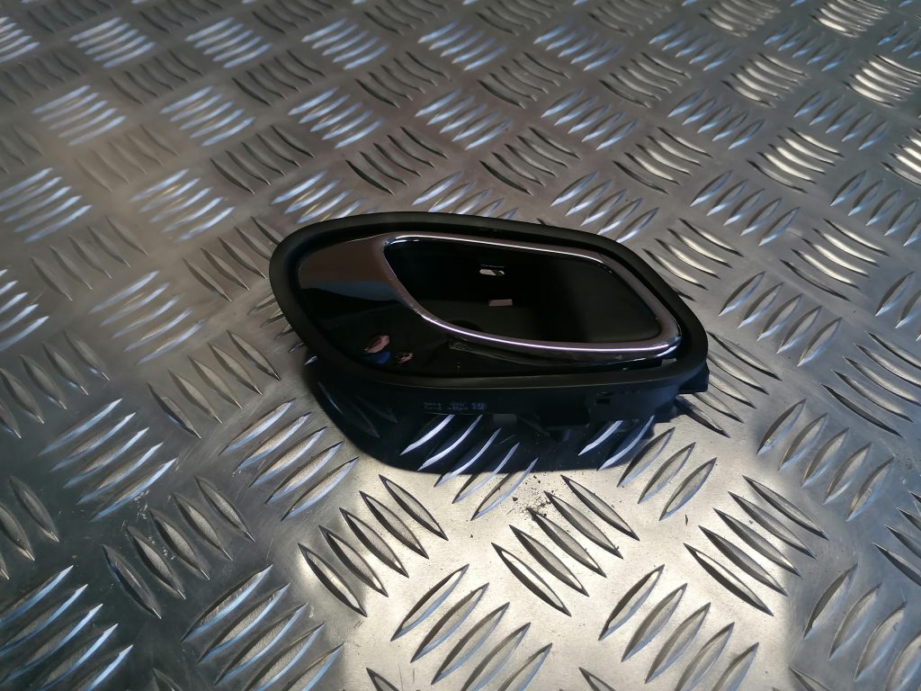 Salona durvju rokturis, priekšējais labais priekš KIA CEED 2013 1 Salona durvju rokturis, priekšējais labais priekš KIA CEED 2013