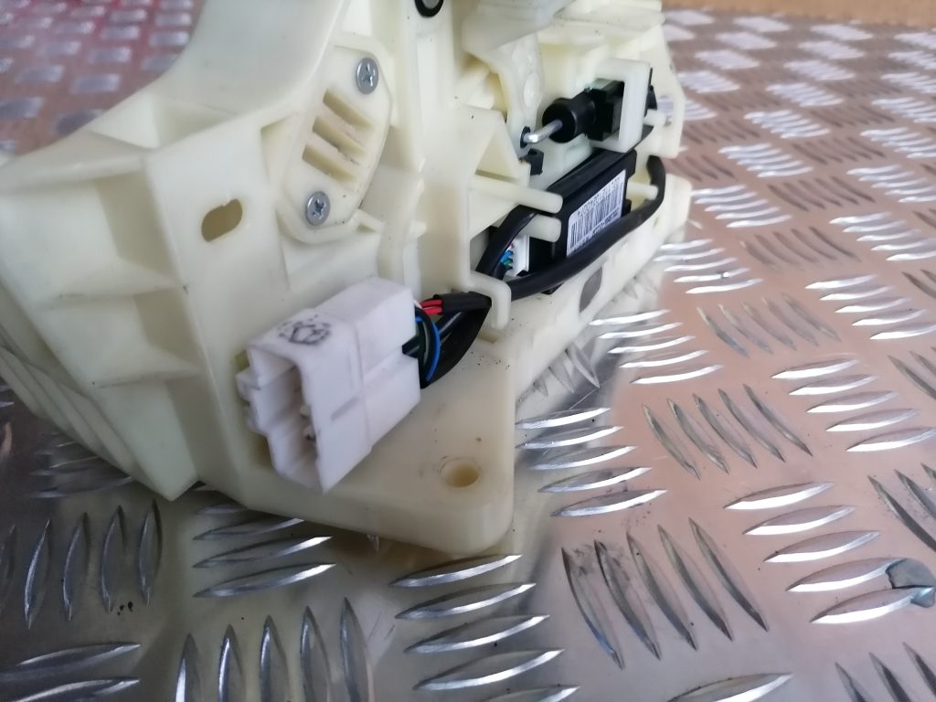 Ātrumu pārslēgšanas slēdzis priekš KIA CEED 2013 2 Ātrumu pārslēgšanas slēdzis priekš KIA CEED 2013