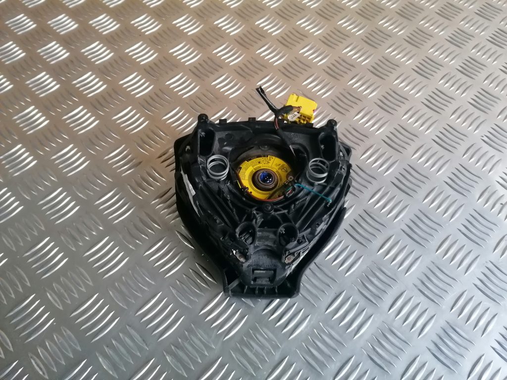 Stūres drošības spilvens priekš VW POLO 2008 2 Stūres drošības spilvens priekš VW POLO 2008