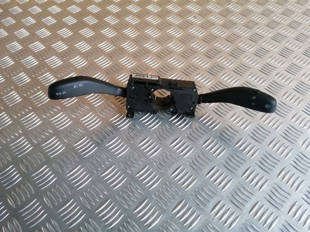 Stūres statnes slēdzis priekš VW POLO 2008 1 Stūres statnes slēdzis priekš VW POLO 2008