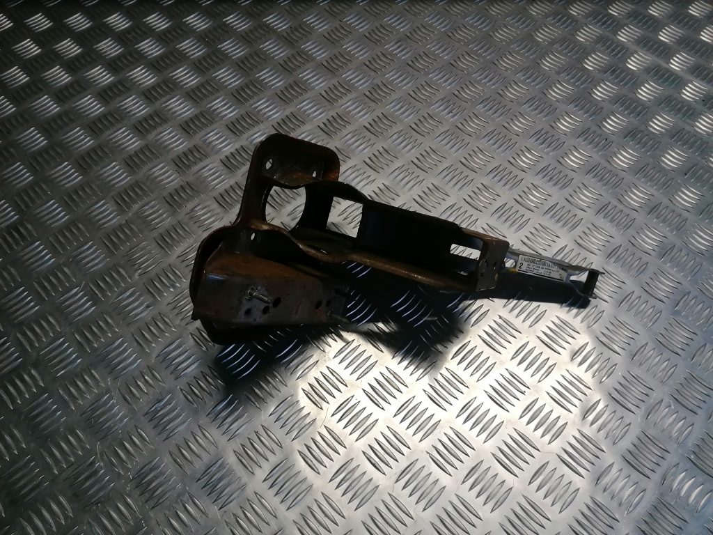 Stāvbremzes svira priekš VW POLO 2008 2 Stāvbremzes svira priekš VW POLO 2008