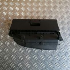 Mantu glabāšanas nodalījums pasažiera pusē priekš VW POLO 2008