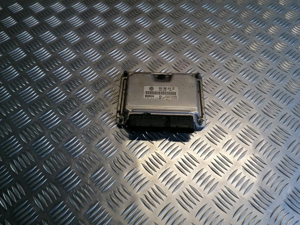 Dzinēja vadības bloks priekš ŠKODA FABIA 2008 1 Dzinēja vadības bloks priekš ŠKODA FABIA 2008