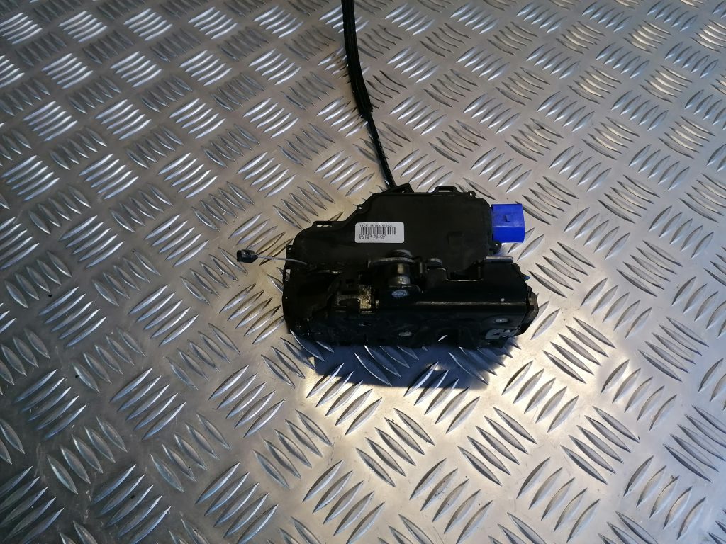 Priekšējo labo durvju slēdzene priekš ŠKODA FABIA 2008