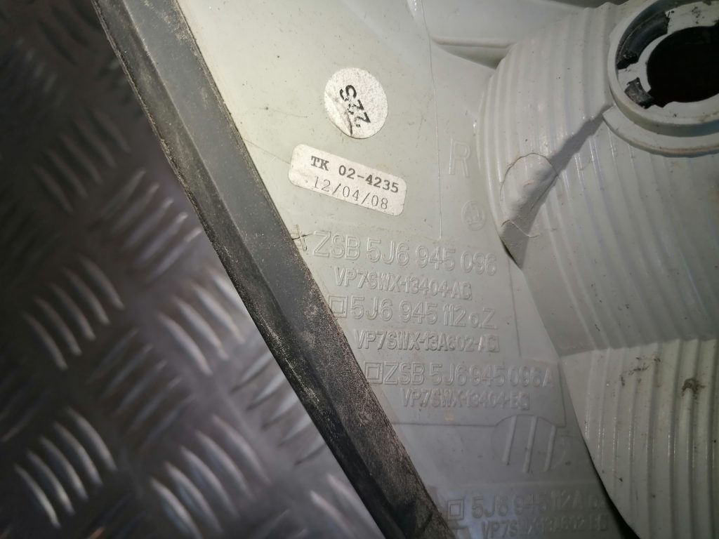 Aizmugurējais labais lukturis priekš ŠKODA FABIA 2008 3 Aizmugurējais labais lukturis priekš ŠKODA FABIA 2008