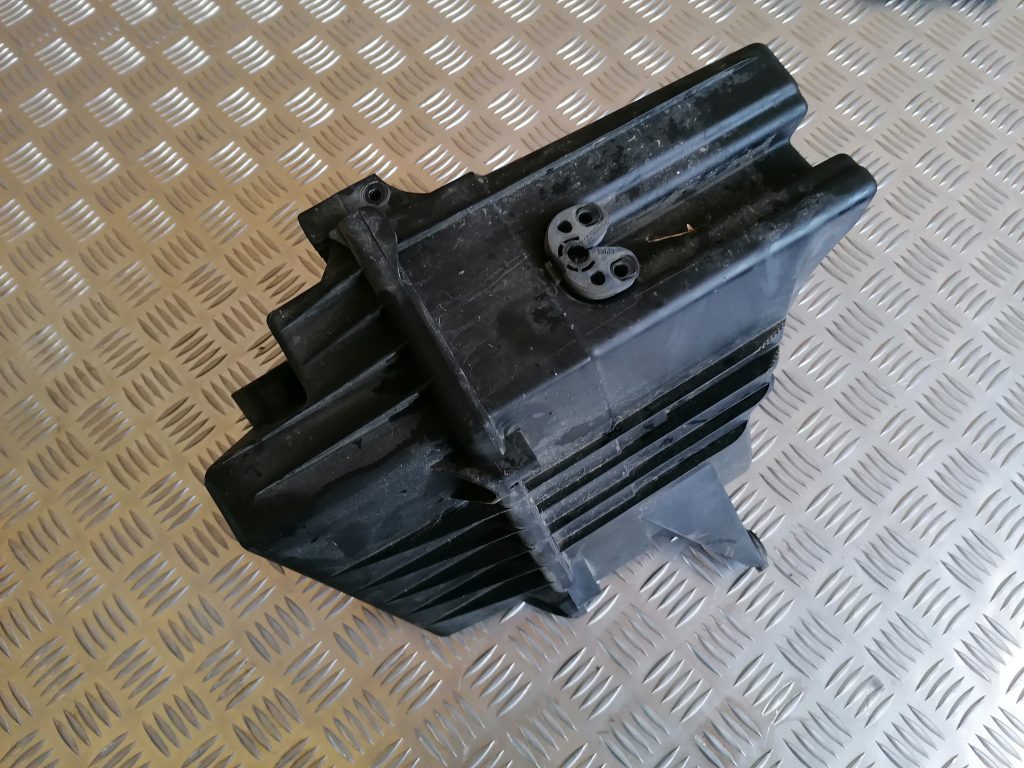 Gaisa filtra korpuss priekš ŠKODA FABIA 2008 2 Gaisa filtra korpuss priekš ŠKODA FABIA 2008