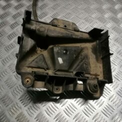 Akumulatora pamatnes kronšteins priekš ŠKODA FABIA 2008