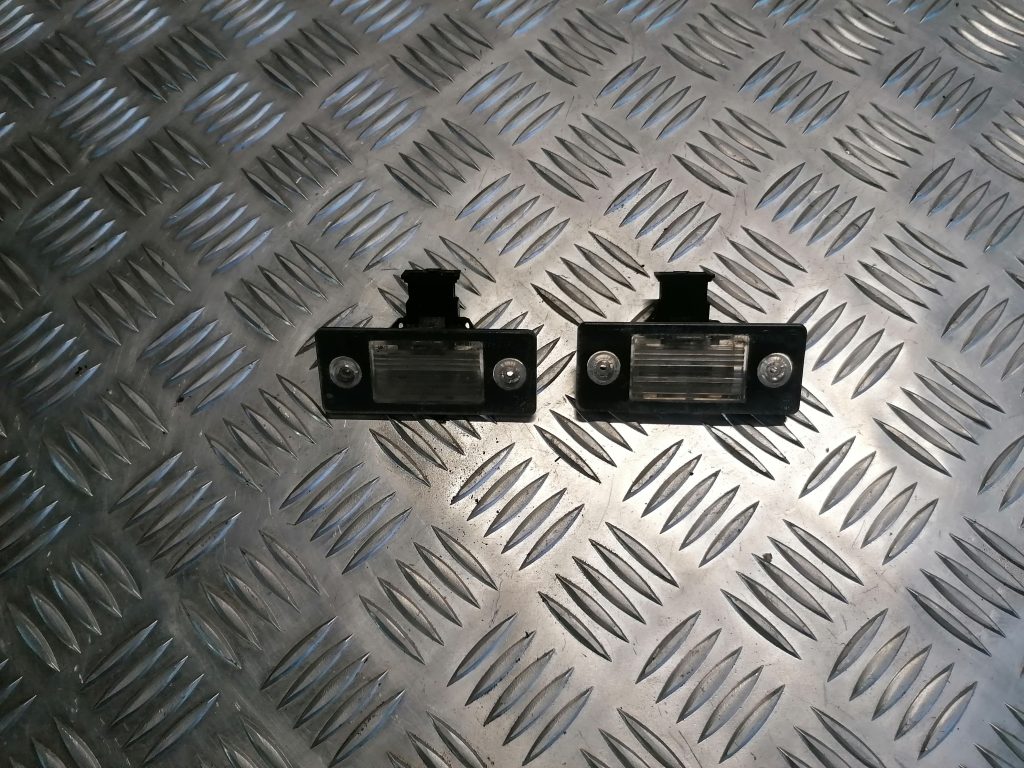 Numura zīmes apgaismojums priekš ŠKODA FABIA 2008 1 Numura zīmes apgaismojums priekš ŠKODA FABIA 2008