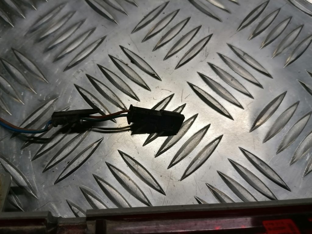 Stop signāls priekš BMW 330D E91 2008 TOURING 2 Stop signāls priekš BMW 330D E91 2008 TOURING