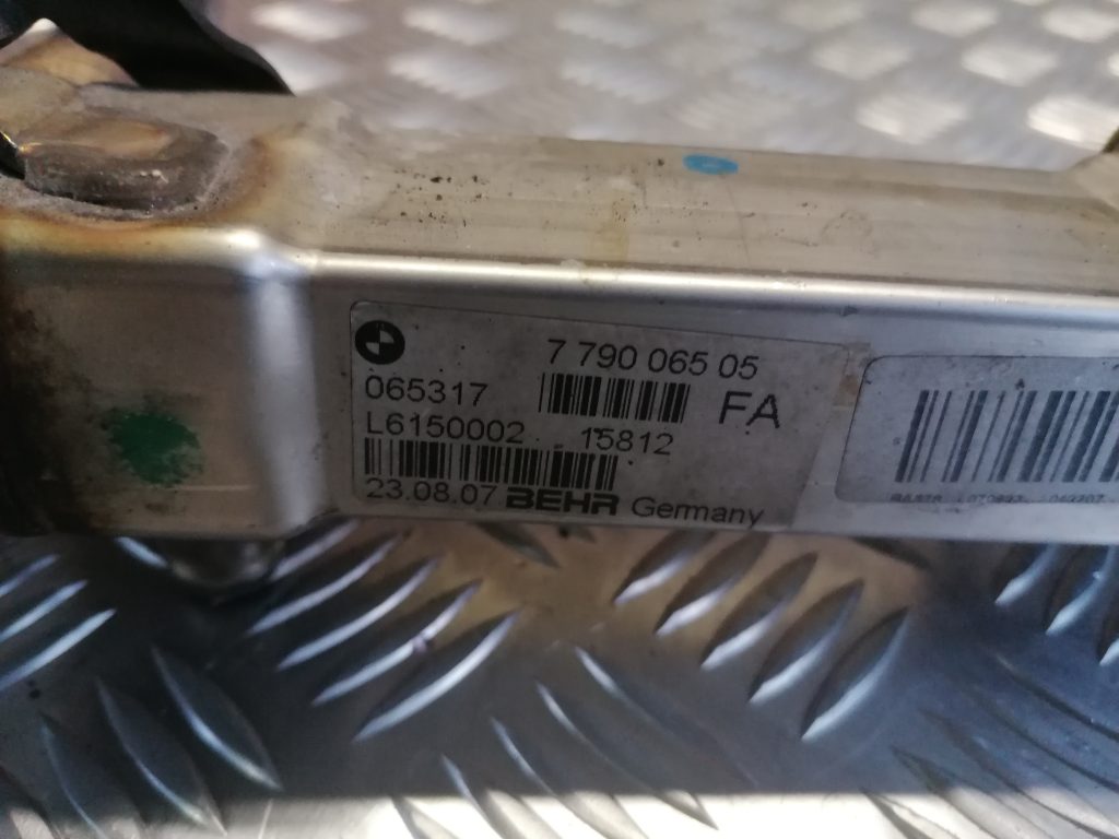 EGR vārsta dzesētājs priekš BMW 330D E91 2008 TOURING 2 EGR vārsta dzesētājs priekš BMW 330D E91 2008 TOURING