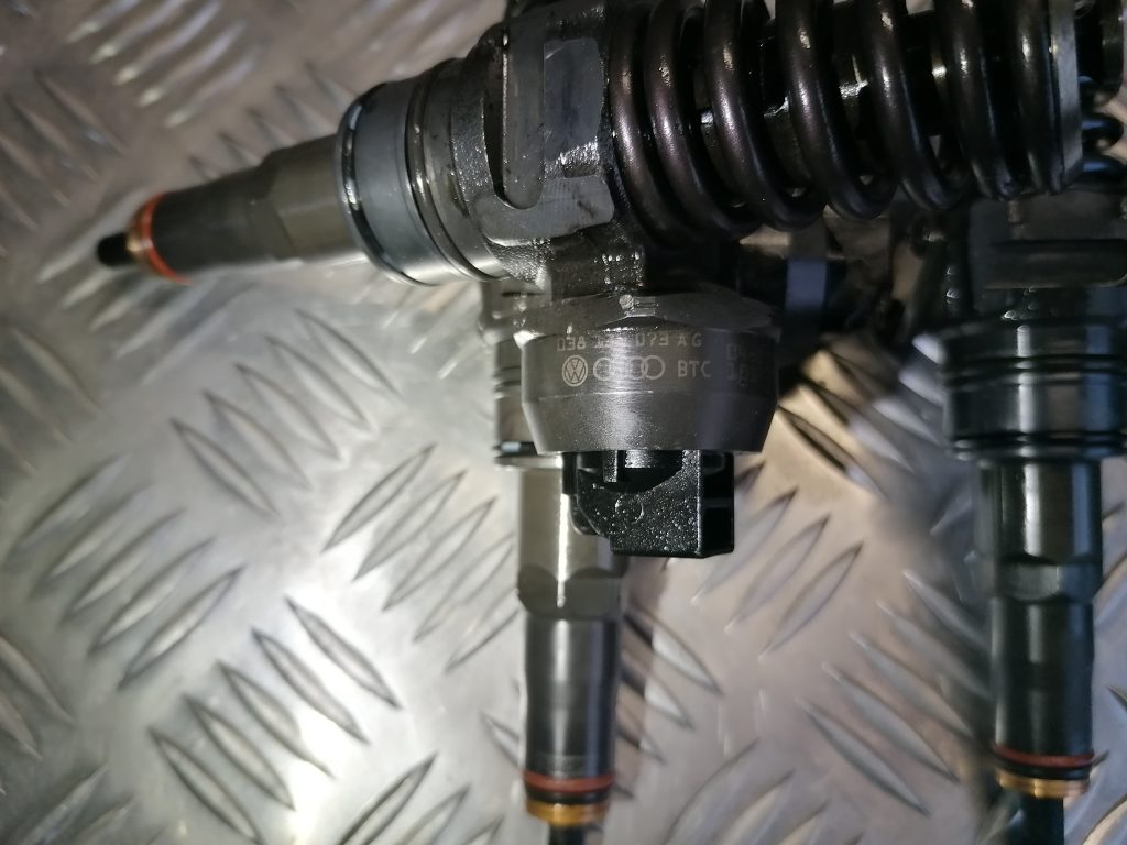 Degvielas smidzinātājs priekš VW TOURAN 2005 2 Degvielas smidzinātājs priekš VW TOURAN 2005