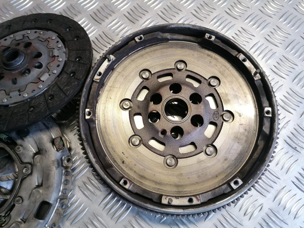 Sajūga komplekts priekš VW TOURAN 2005