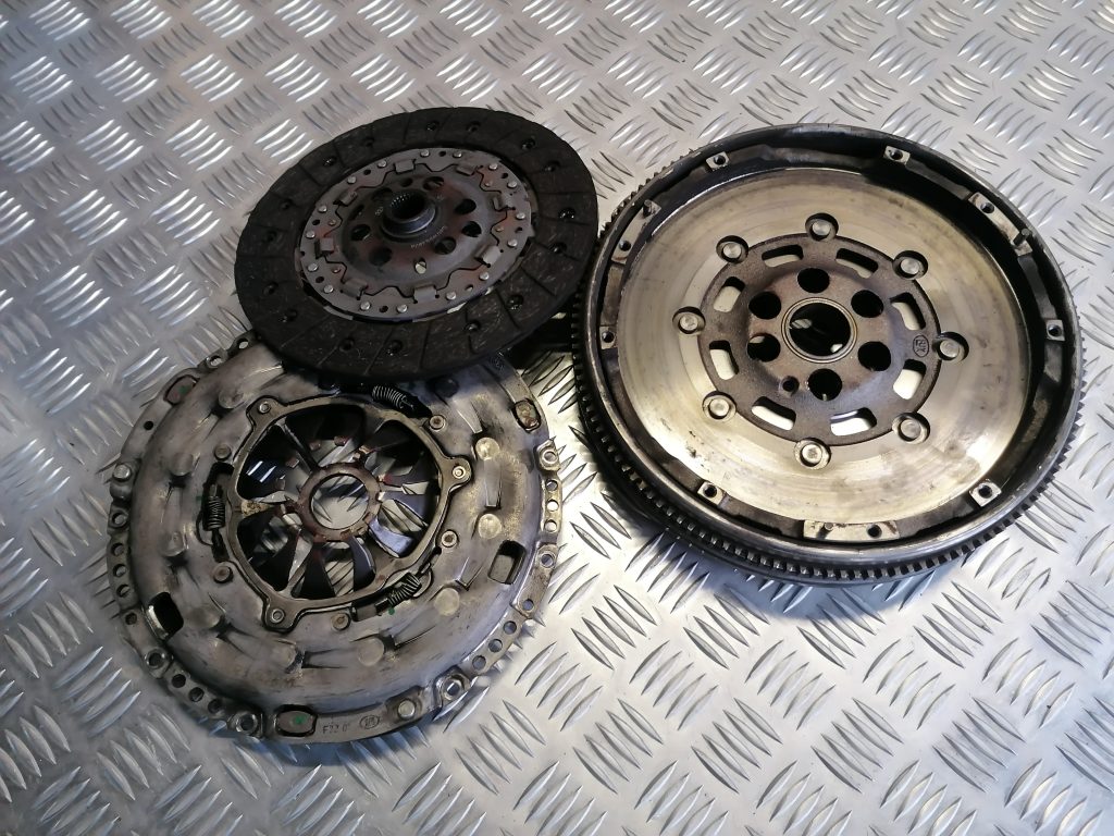 Sajūga komplekts priekš VW TOURAN 2005