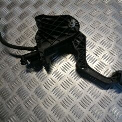 Sajūga pedālis priekš VW TOURAN 2005