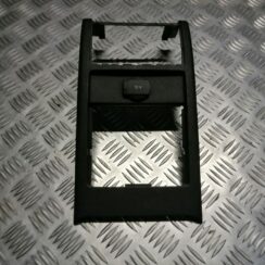 Centrālās konsoles (apdares) aizmugurēja daļa priekš VW TOURAN 2005