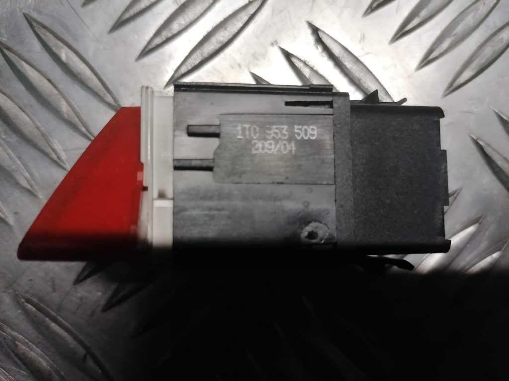 Trauksmes poga priekš VW TOURAN 2005 2 Trauksmes poga priekš VW TOURAN 2005