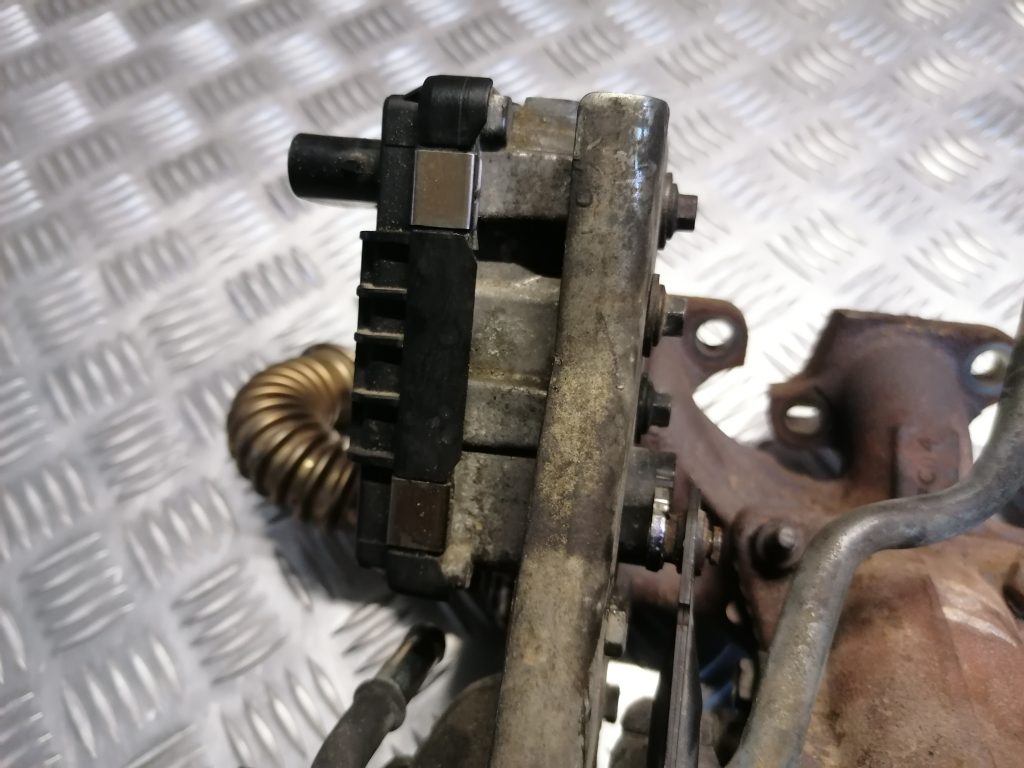 Turbīna priekš VOLVO V70 2007 2 Turbīna priekš VOLVO V70 2007