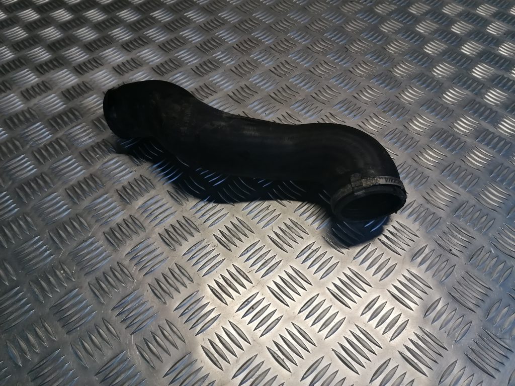 Interkulera caurule priekš VOLVO V70 2007 1 Interkulera caurule priekš VOLVO V70 2007