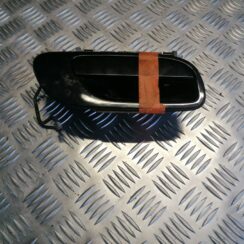 Aizmugurējais kreisais durvju rokturis priekš VOLVO V70 2007