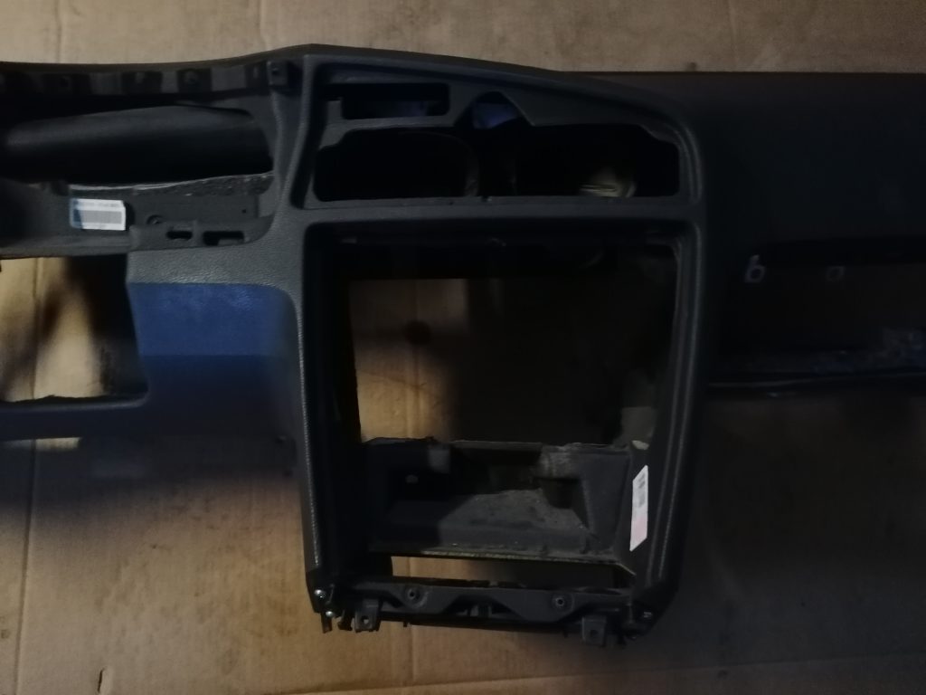 Mērinstrumentu panelis priekš VOLVO V70 2007 2 Mērinstrumentu panelis priekš VOLVO V70 2007