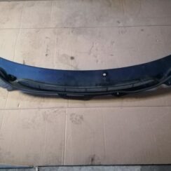 Vējstikla uzlikas (deflektora) režģis priekš VOLVO V70 2007