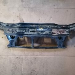 Priekšējā radiatora rāmja augšēja daļa priekš VOLVO V70 2007