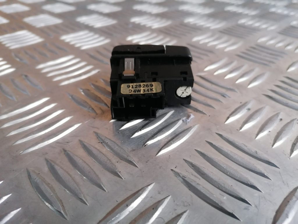 Miglas lukturu ieslēgšanas poga priekš VOLVO 850 1995 3 Miglas lukturu ieslēgšanas poga priekš VOLVO 850 1995